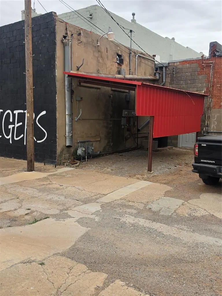 Photo 27 — 202 W Broadway Street, Hollis, OK 73550