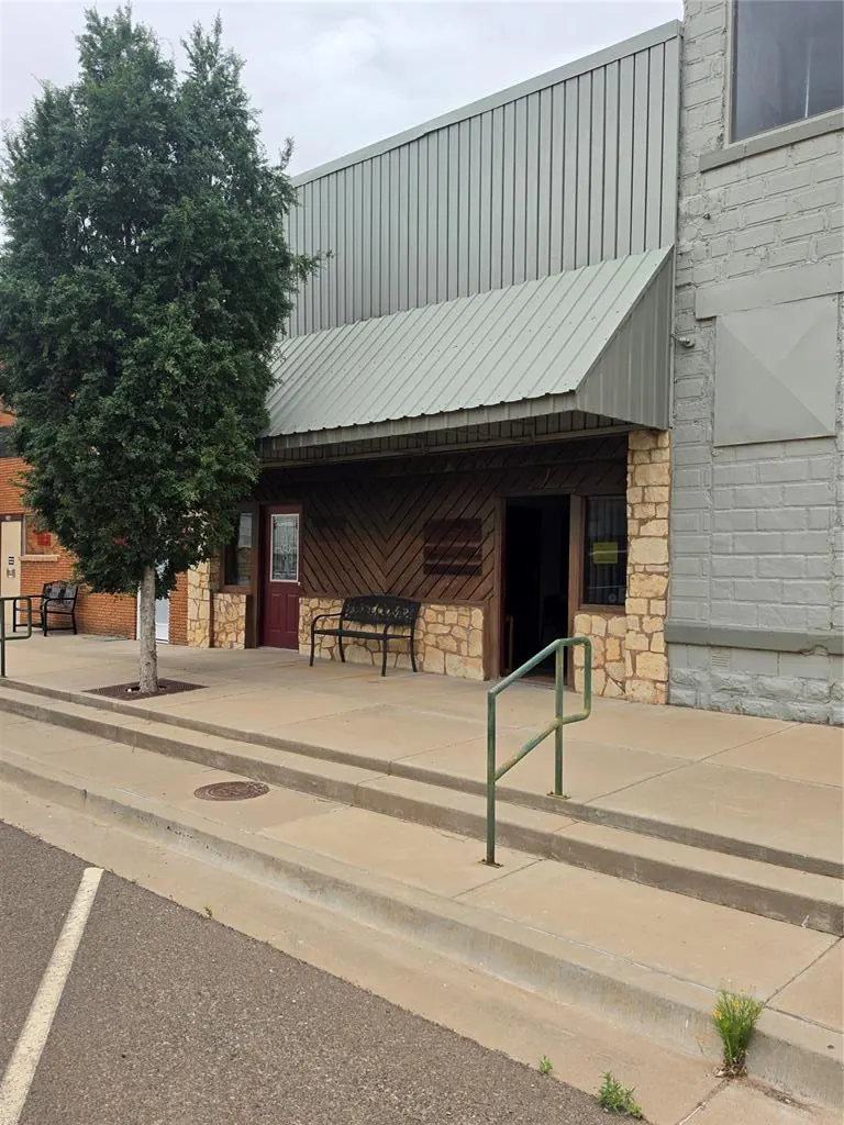 Photo 31 — 202 W Broadway Street, Hollis, OK 73550
