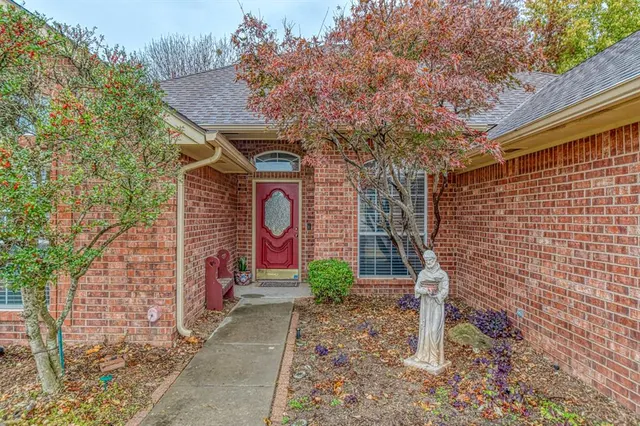 Photo 2 — 304 Baker Street, Norman, OK 73072