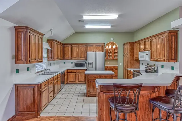 Photo 7 — 304 Baker Street, Norman, OK 73072