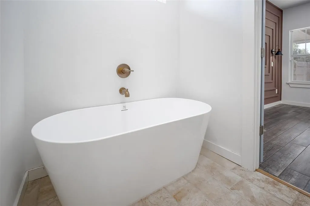 Photo 16 — 5105 S RHODE ISLAND Avenue, Oklahoma City, OK 73129
