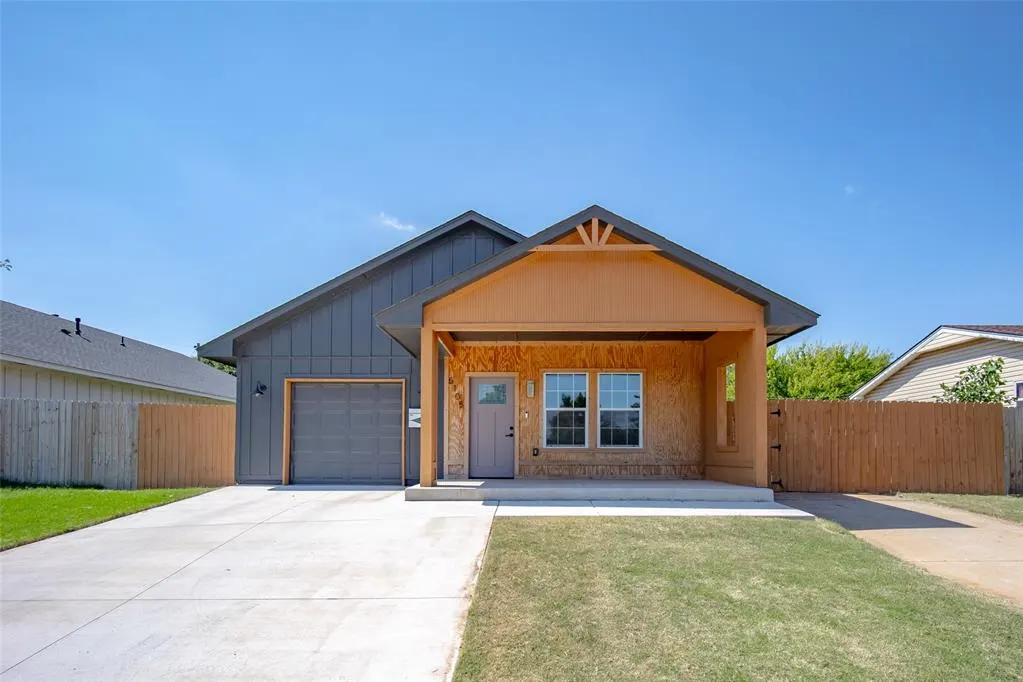 Front exterior — 5105 S RHODE ISLAND Avenue, Oklahoma City, OK 73129