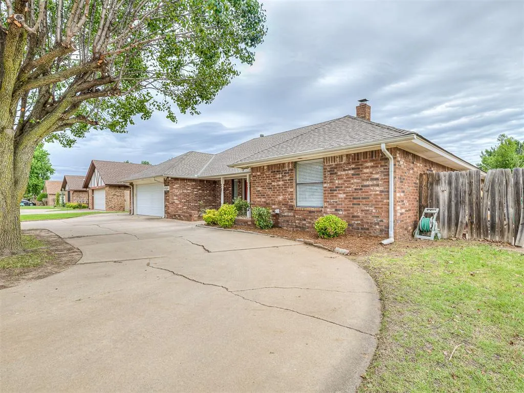 Photo 2 — 12414 S Villa Avenue, Oklahoma City, OK 73170