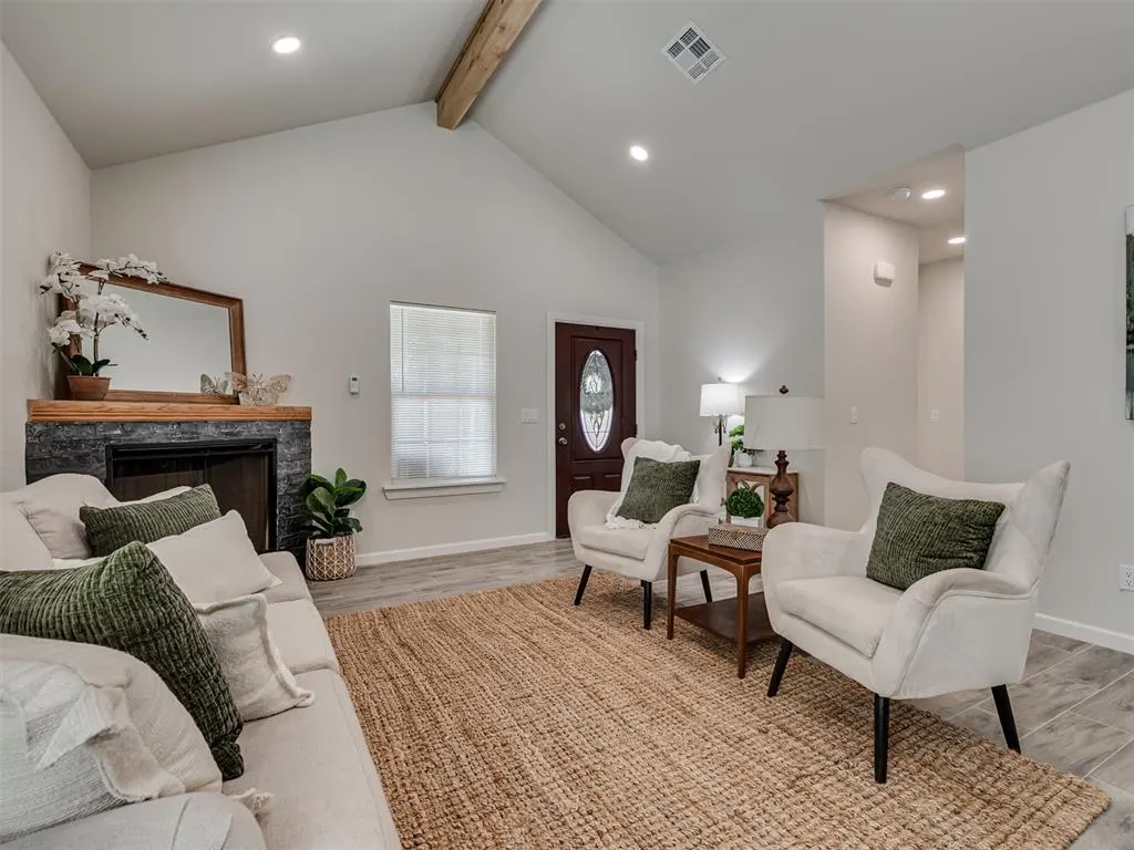 Photo 4 — 706 E Lincoln Avenue, Guthrie, OK 73044