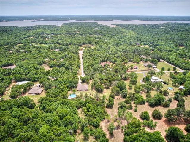 Photo 2 — 11725 Hilltop Drive, Norman, OK 73026