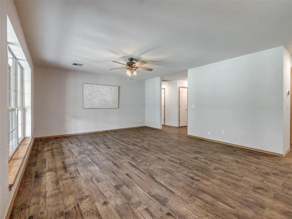 Photo 10 — 11725 Hilltop Drive, Norman, OK 73026