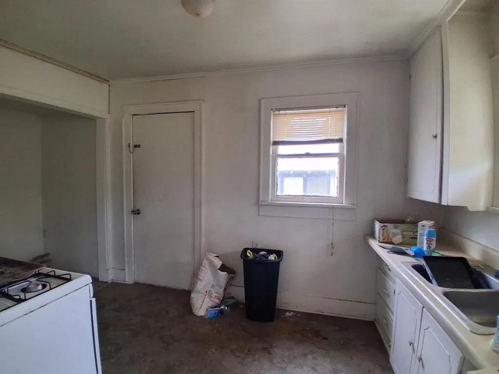 Photo 5 — 222 N Center Avenue, Shawnee, OK 74801