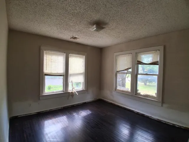 Photo 7 — 222 N Center Avenue, Shawnee, OK 74801