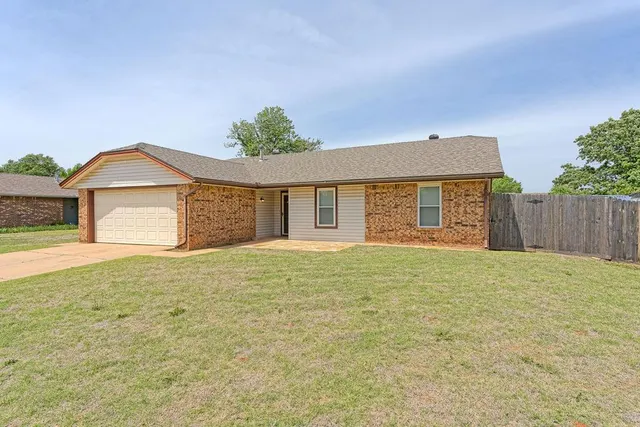 Photo 4 — 1905 Morren Drive, Norman, OK 73071