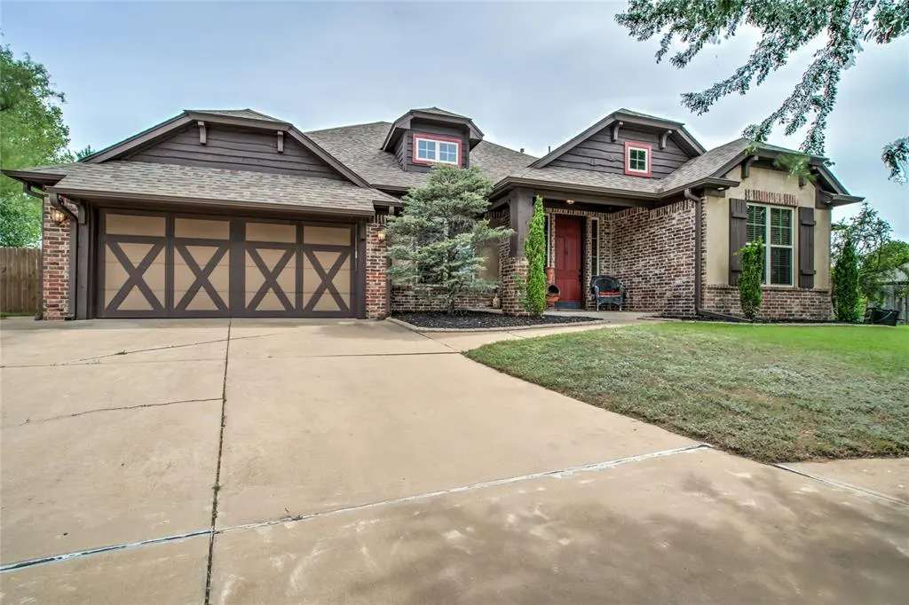 Photo 2 — 18301 Orozco Circle, Edmond, OK 73012