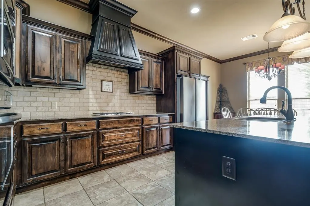Photo 10 — 18301 Orozco Circle, Edmond, OK 73012