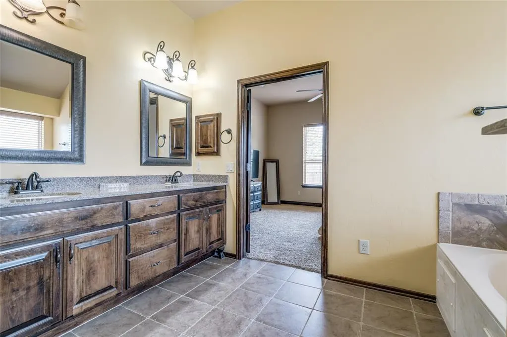 Photo 26 — 18301 Orozco Circle, Edmond, OK 73012