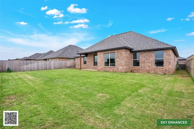Photo 7 — 3914 NE Shenandoah Drive, Lawton, OK 73507