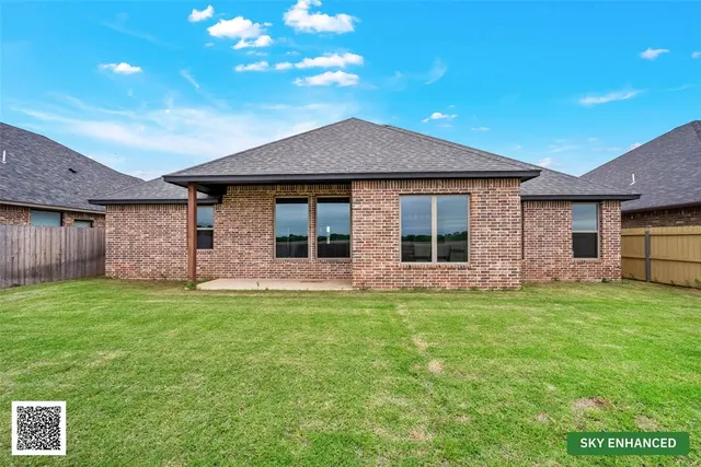 Photo 8 — 3914 NE Shenandoah Drive, Lawton, OK 73507