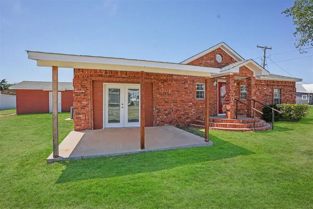 Photo 3 — 112 S Bryan Avenue, Duke, OK 73532