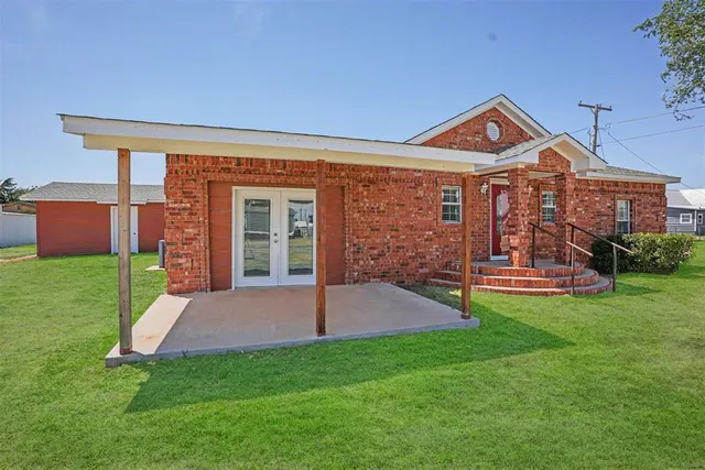 Photo 3 — 112 S Bryan Avenue, Duke, OK 73532