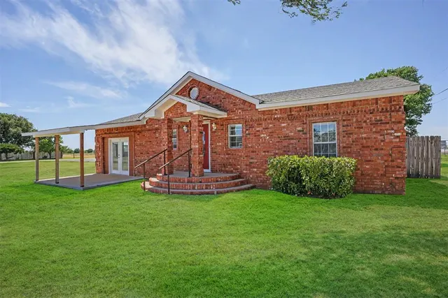 Photo 5 — 112 S Bryan Avenue, Duke, OK 73532