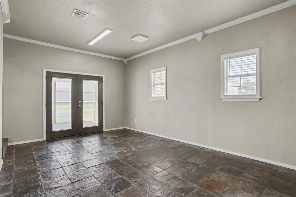 Photo 17 — 112 S Bryan Avenue, Duke, OK 73532