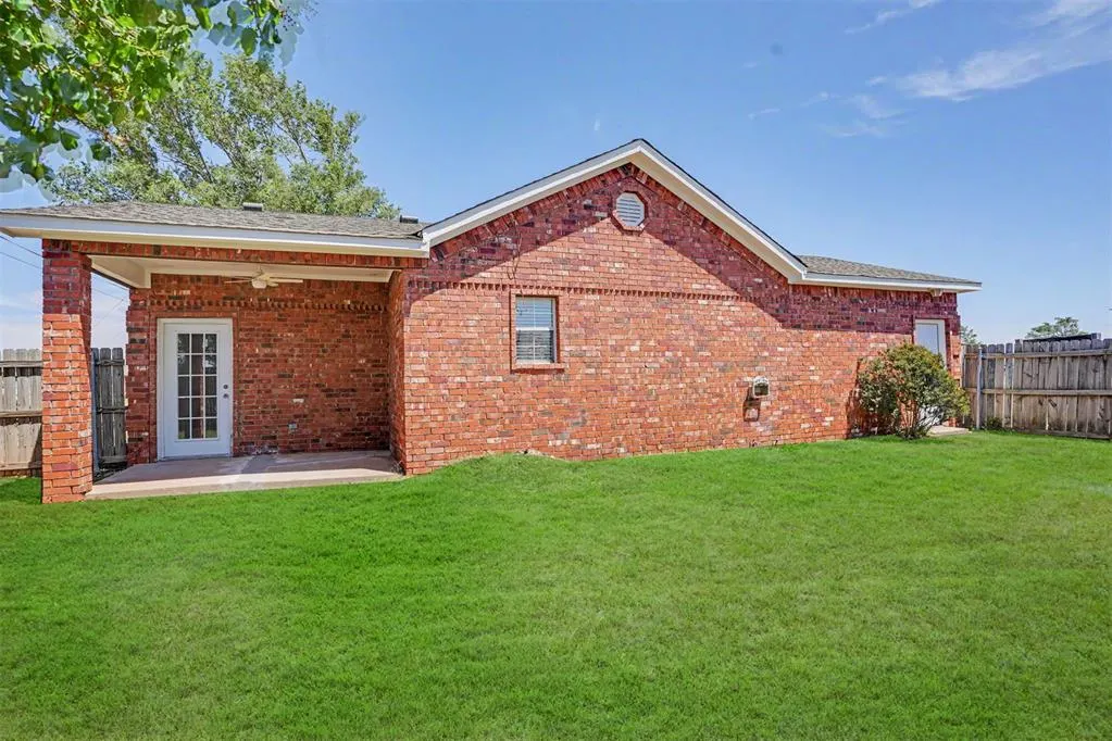 Photo 28 — 112 S Bryan Avenue, Duke, OK 73532