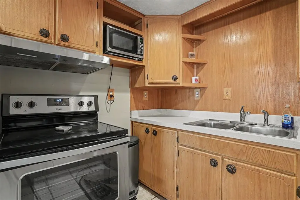 Photo 22 — 306 W 1st Street, Duke, OK 73532