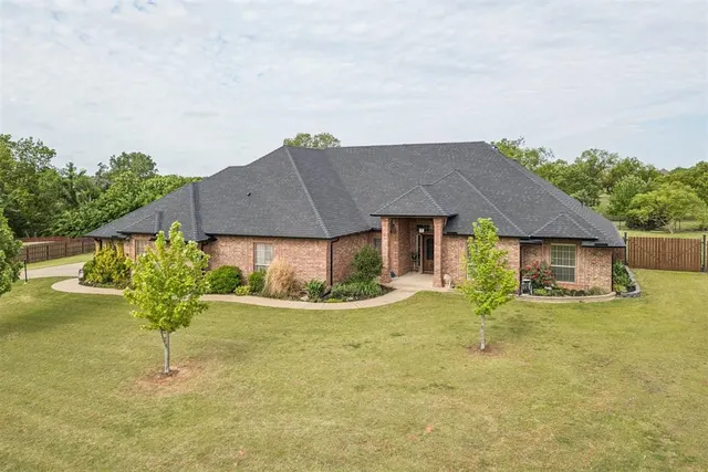 Front exterior — 14543 Ashwood Court, Edmond, OK 73025