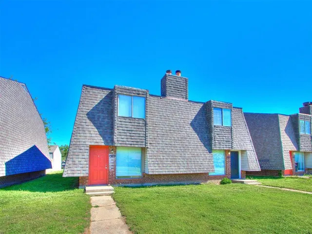 Photo 2 — 1309 Eastgate Drive 1311, Norman, OK 73071