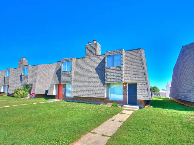 Photo 3 — 1309 Eastgate Drive 1311, Norman, OK 73071