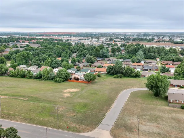 Photo 3 — 8240 NW 10th Street, Oklahoma City, OK 73127