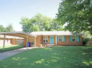 Sold home at 1205 W Brooks Street