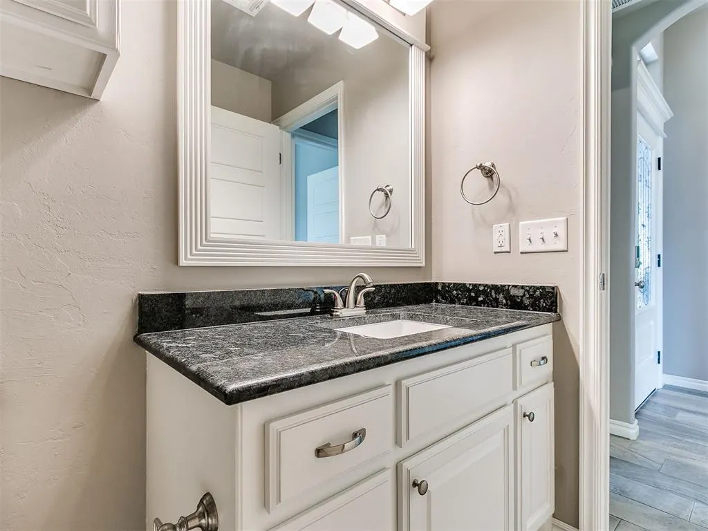 Photo 27 — 1833 W Trout Way, Mustang, OK 73064
