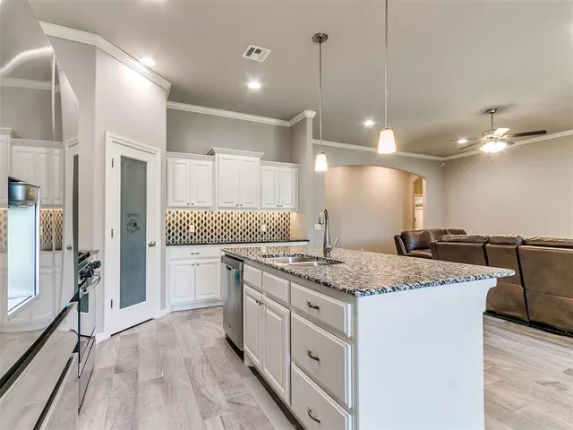 Photo 3 — 1833 W Trout Way, Mustang, OK 73064