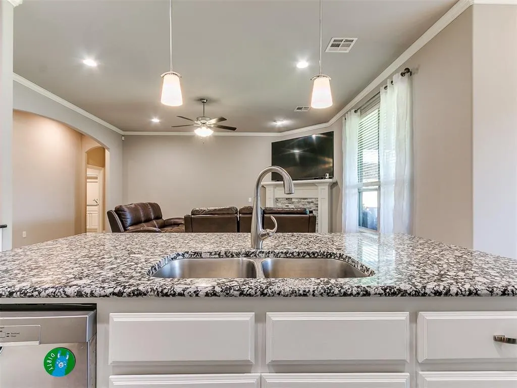 Photo 7 — 1833 W Trout Way, Mustang, OK 73064
