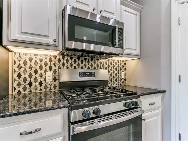 Photo 6 — 1833 W Trout Way, Mustang, OK 73064
