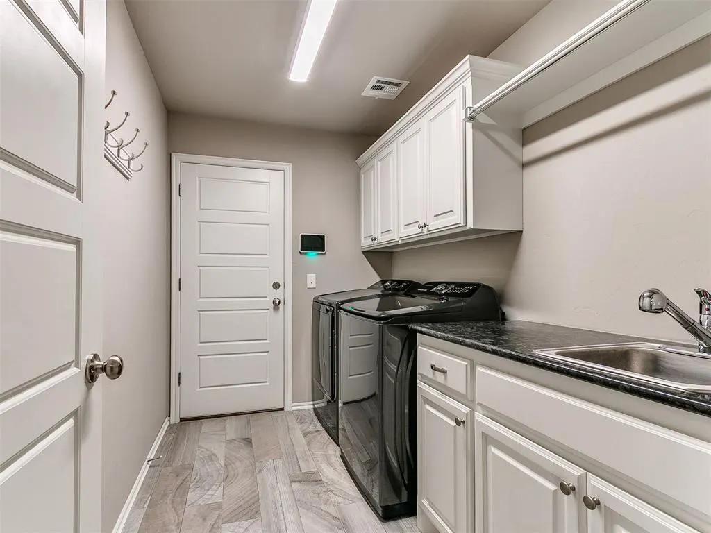 Photo 32 — 1833 W Trout Way, Mustang, OK 73064