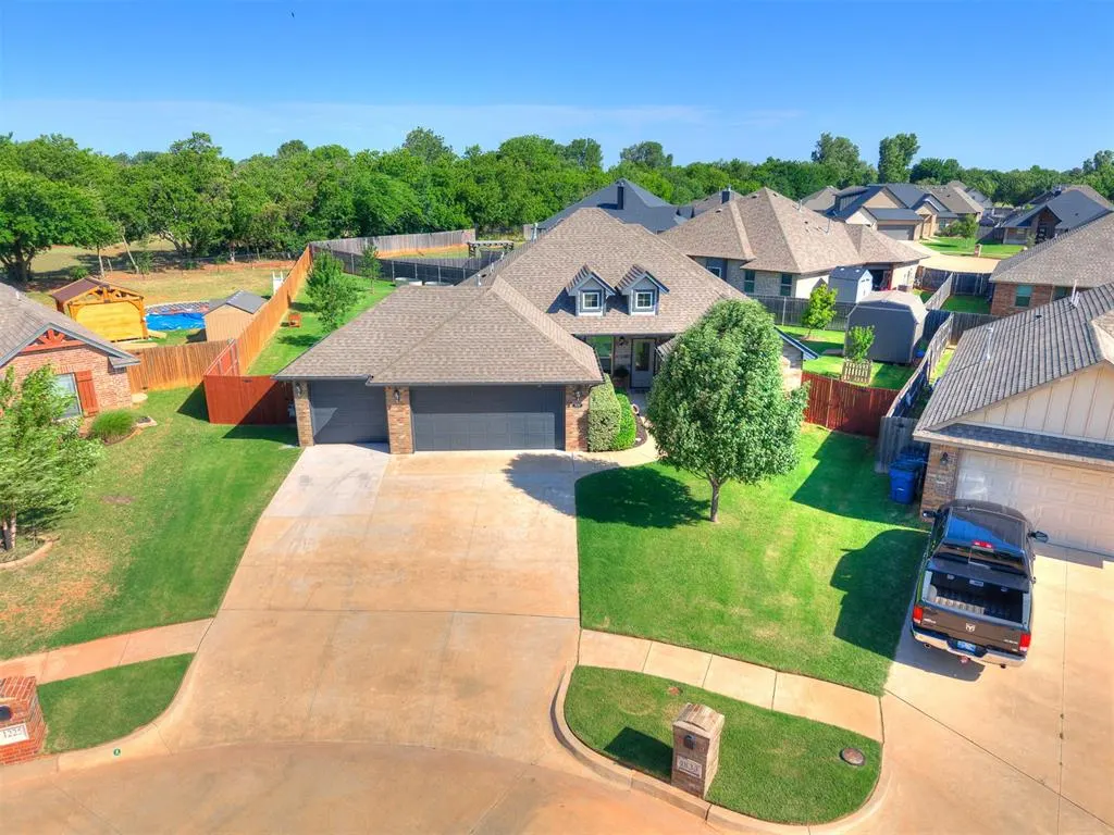 Photo 41 — 1833 W Trout Way, Mustang, OK 73064