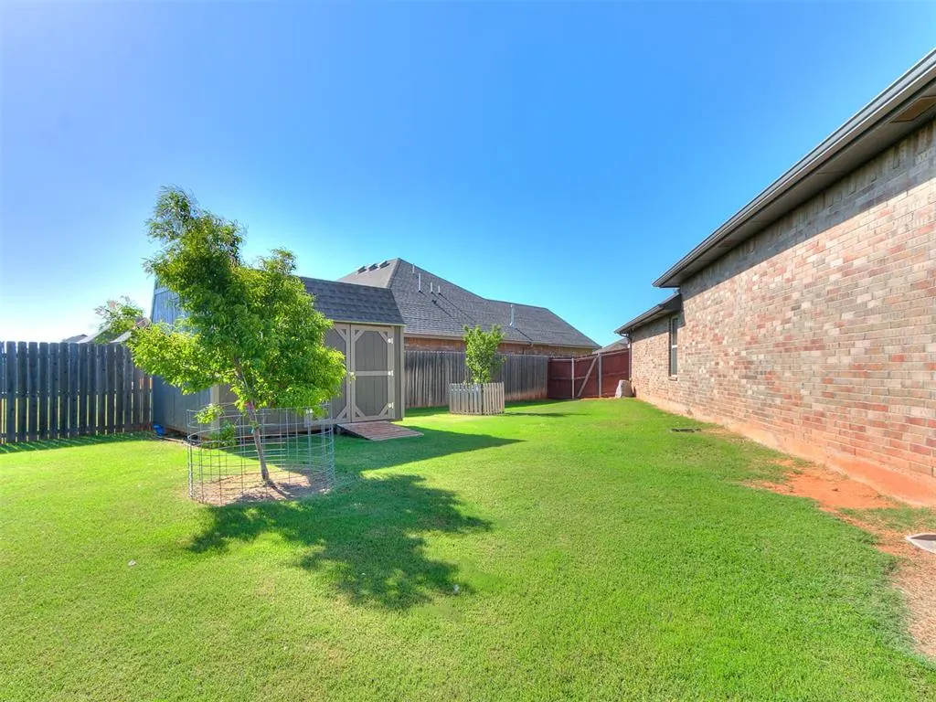 Photo 37 — 1833 W Trout Way, Mustang, OK 73064
