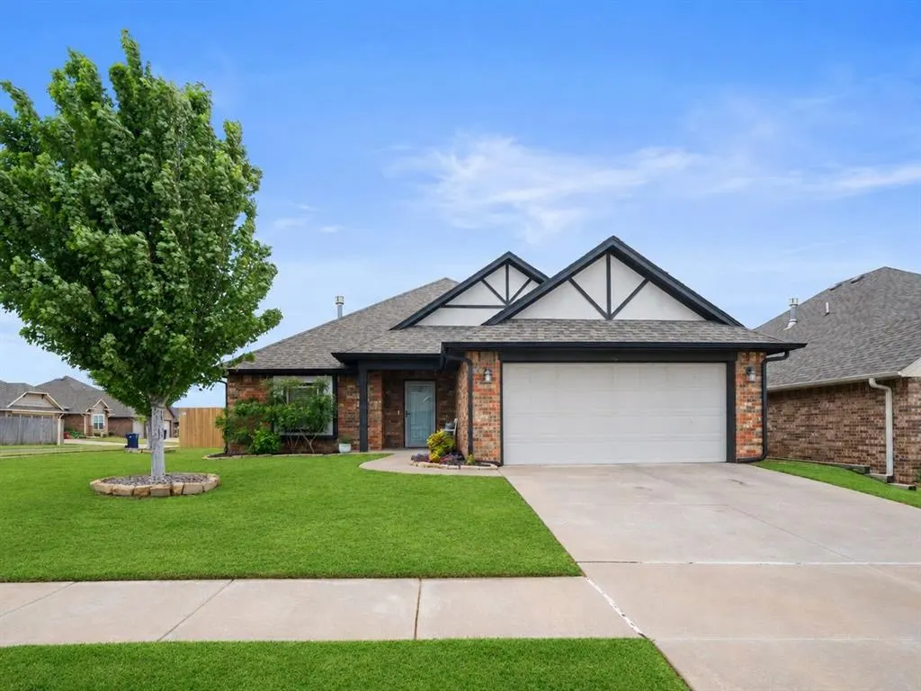Front exterior — 18601 Maidstone Lane, Edmond, OK 73012