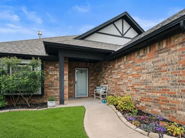 Photo 3 — 18601 Maidstone Lane, Edmond, OK 73012