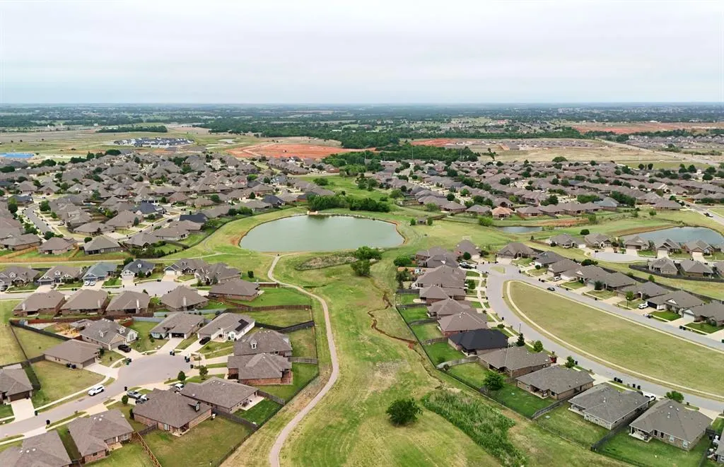 Photo 36 — 18601 Maidstone Lane, Edmond, OK 73012