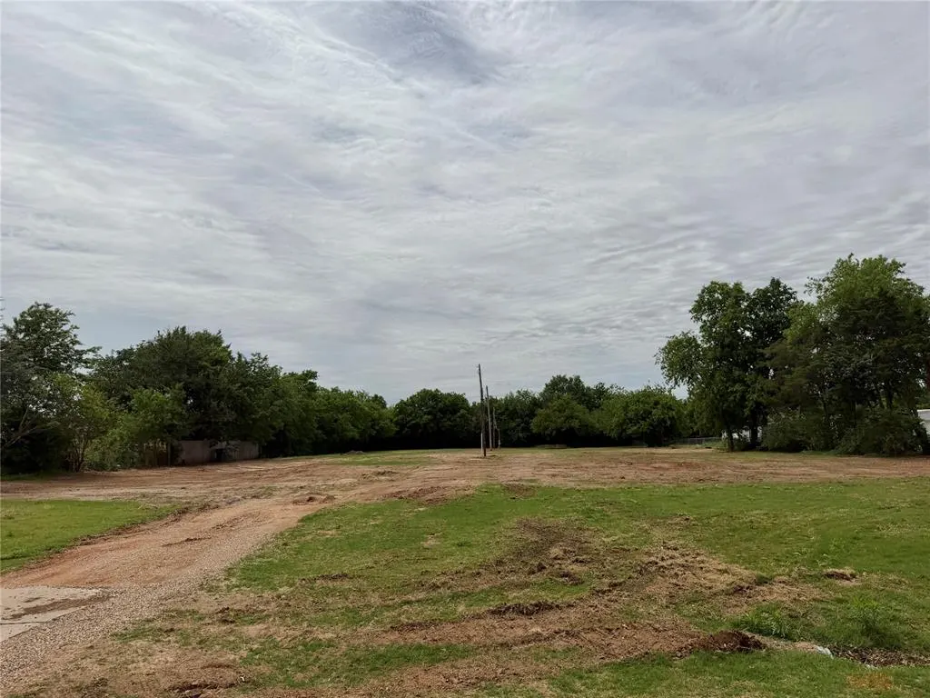 Front exterior — 2833 Guilford Lane, Oklahoma City, OK 73120
