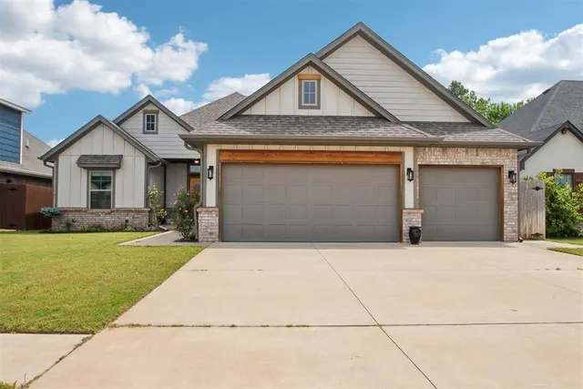 Photo 3 — 600 E Barajas Terrace, Mustang, OK 73064