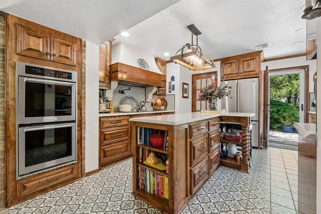 Photo 12 — 3824 Smoking Oaks Drive, Oklahoma City, OK 73150