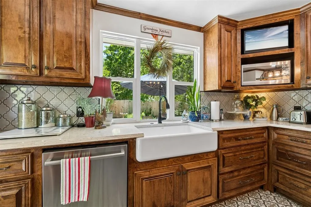 Photo 11 — 3824 Smoking Oaks Drive, Oklahoma City, OK 73150