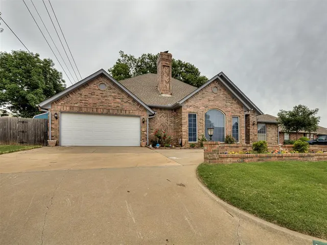 Photo 2 — 11200 S Linn Avenue, Oklahoma City, OK 73170
