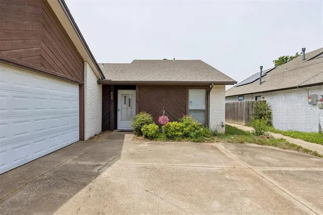 Photo 6 — 829 Lapwing Road, Edmond, OK 73003