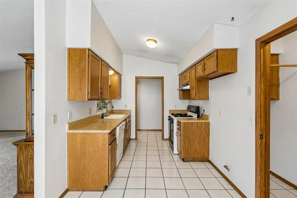 Photo 12 — 829 Lapwing Road, Edmond, OK 73003