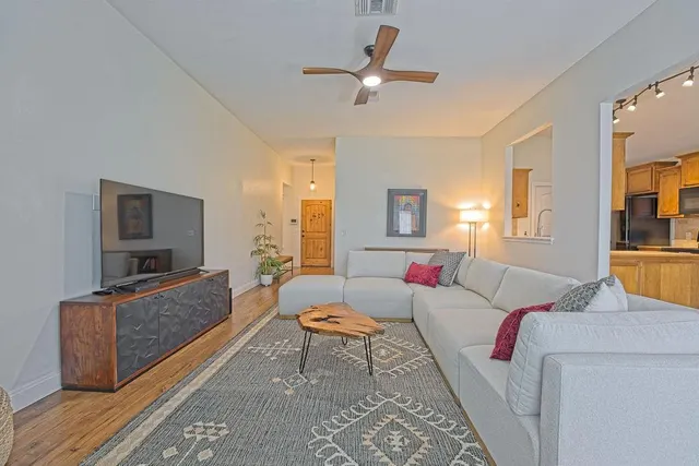 Photo 3 — 422 Tecumseh Meadows Court, Norman, OK 73069