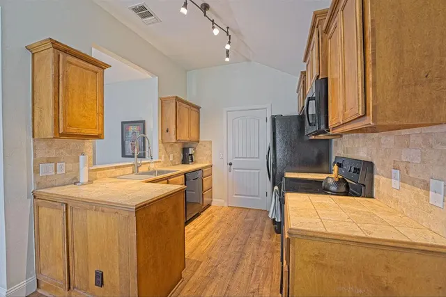 Photo 7 — 422 Tecumseh Meadows Court, Norman, OK 73069