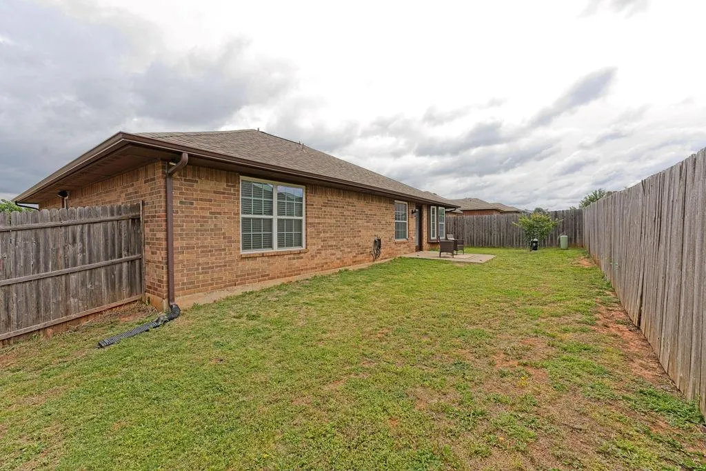 Photo 23 — 422 Tecumseh Meadows Court, Norman, OK 73069