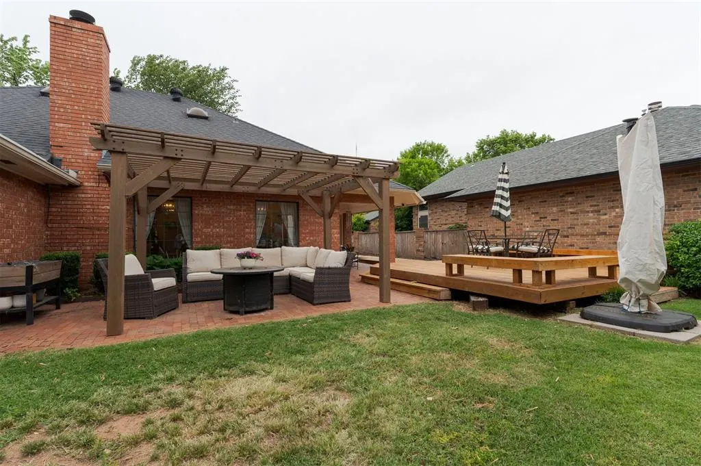 Photo 6 — 1627 Country Place Road, Oklahoma City, OK 73131
